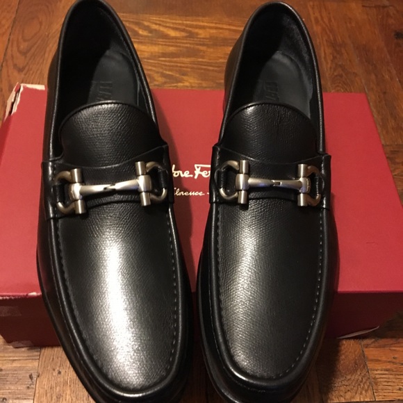 ferragamo men shoe
